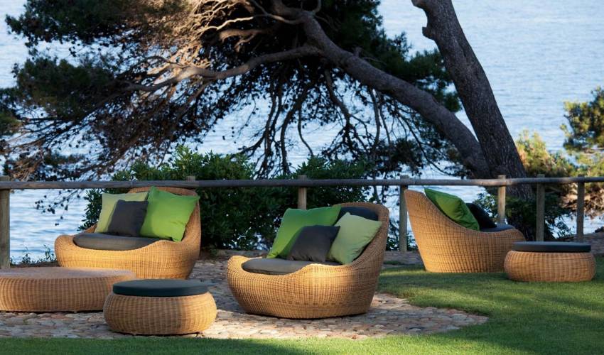 Modern Outdoor Furniture