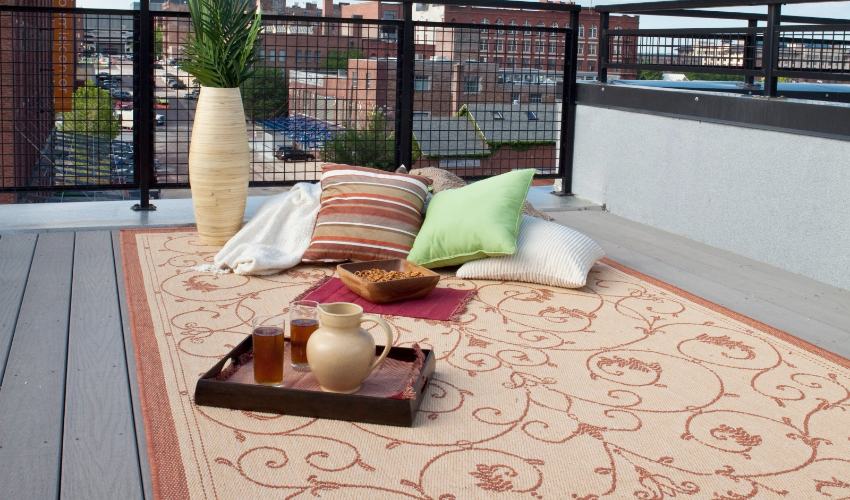 Create Different Patterns Using Outdoor Rugs